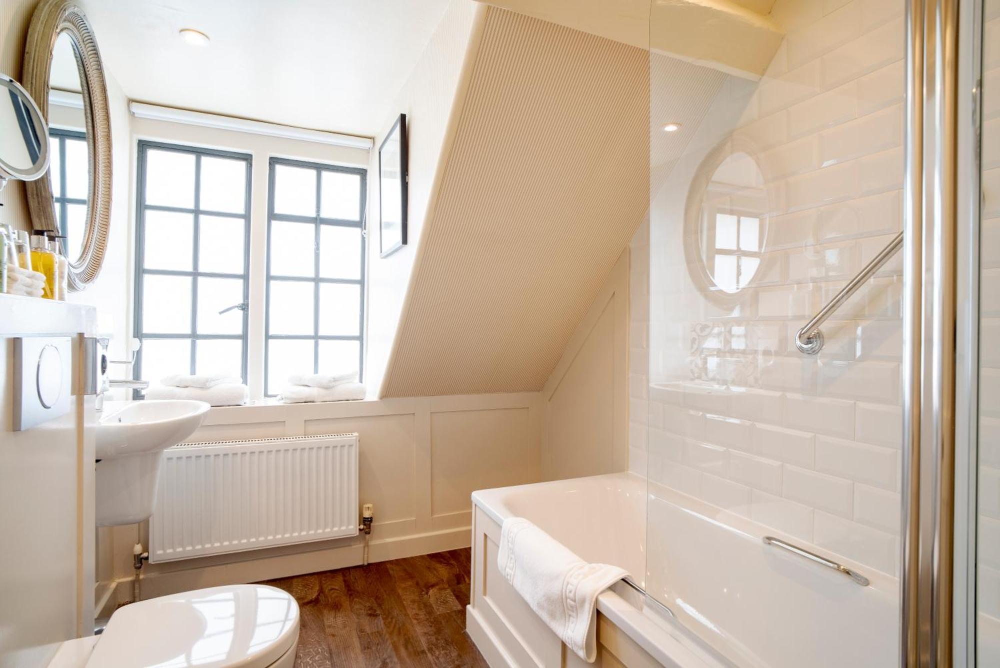 The Hare & Hounds Hotel Tetbury Oda fotoğraf