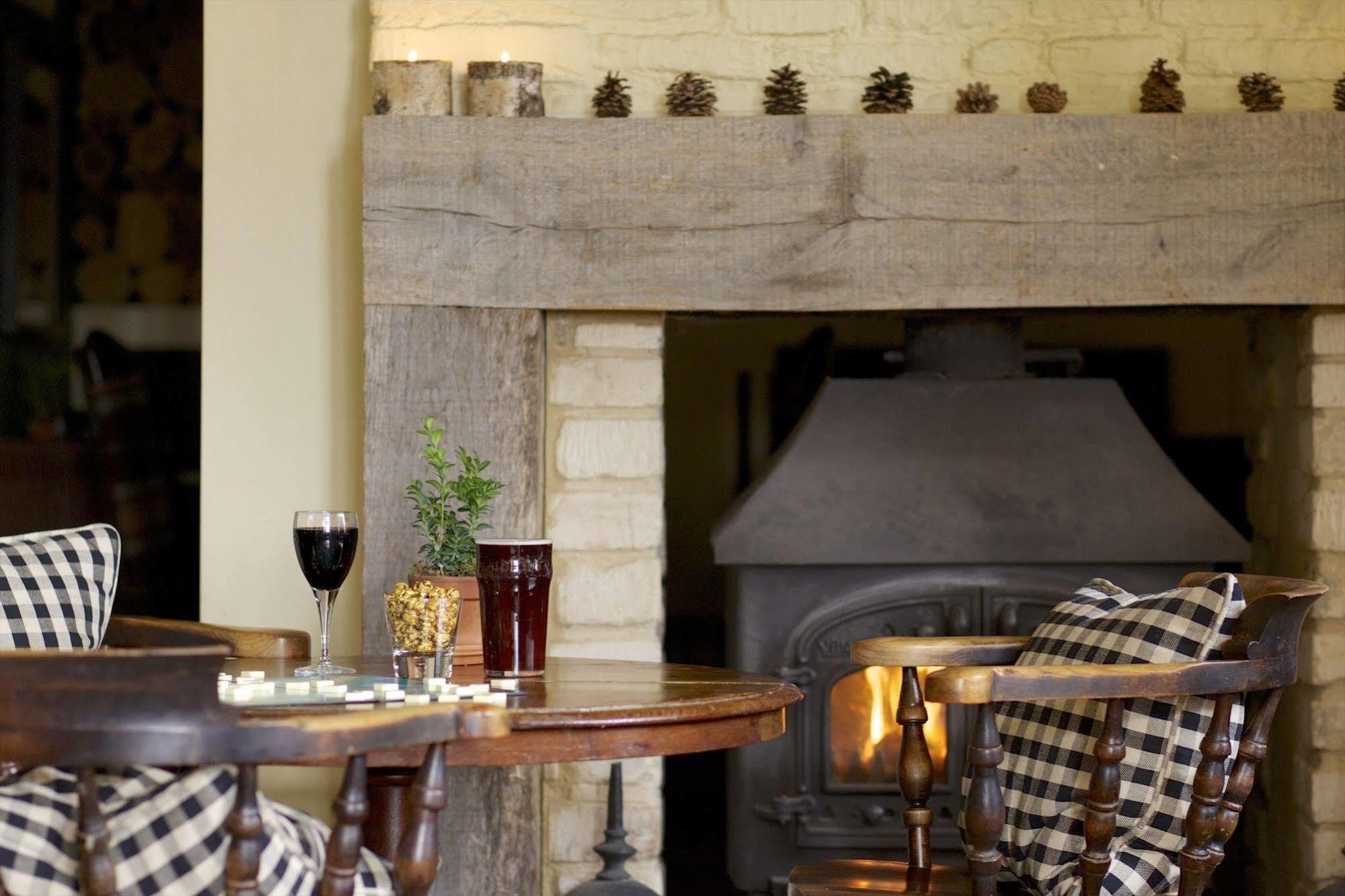The Hare & Hounds Hotel Tetbury Dış mekan fotoğraf